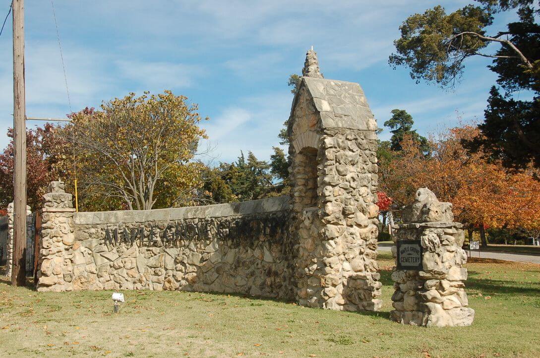 Maple-Grove-Cemetery